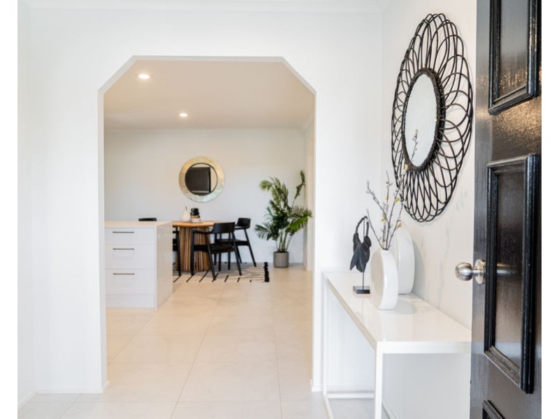 6 Bellbrook Close, Robina QLD 4226