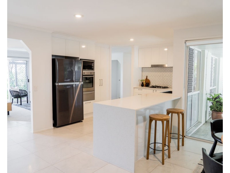 6 Bellbrook Close, Robina QLD 4226