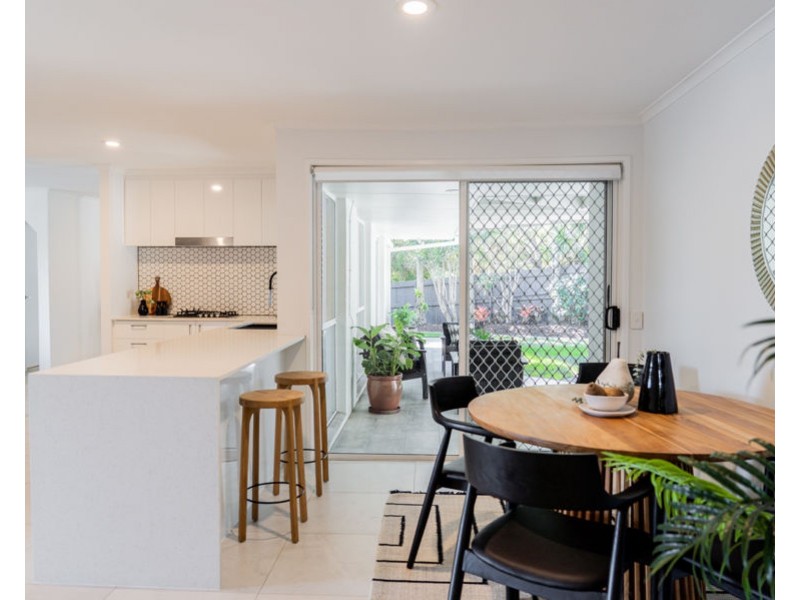 6 Bellbrook Close, Robina QLD 4226