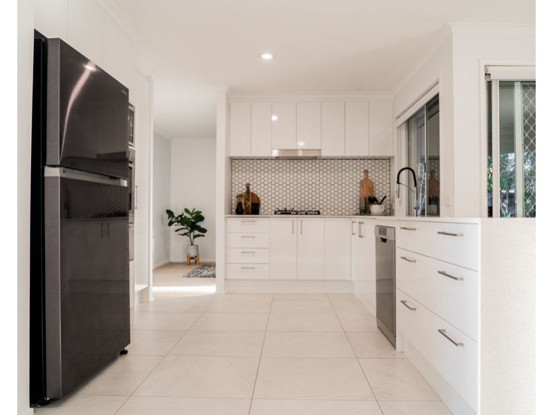 6 Bellbrook Close, Robina QLD 4226