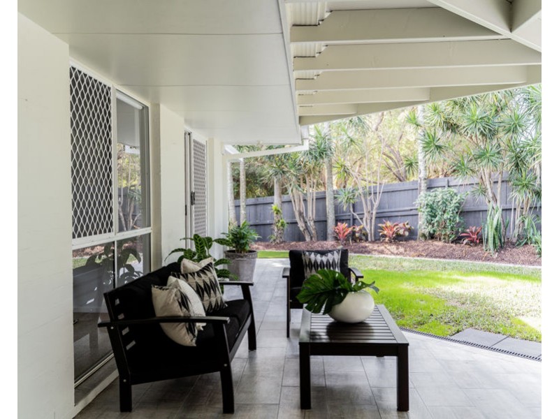 6 Bellbrook Close, Robina QLD 4226