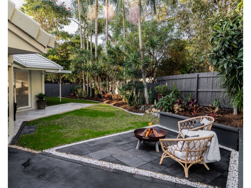 6 Bellbrook Close, Robina QLD 4226