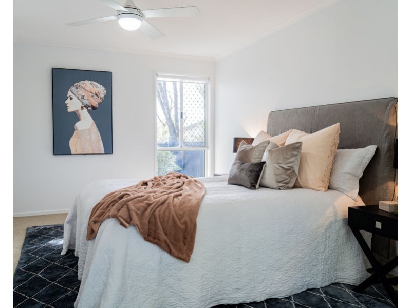 6 Bellbrook Close, Robina QLD 4226