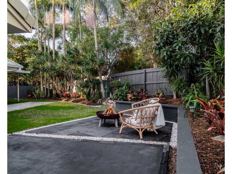 6 Bellbrook Close, Robina QLD 4226