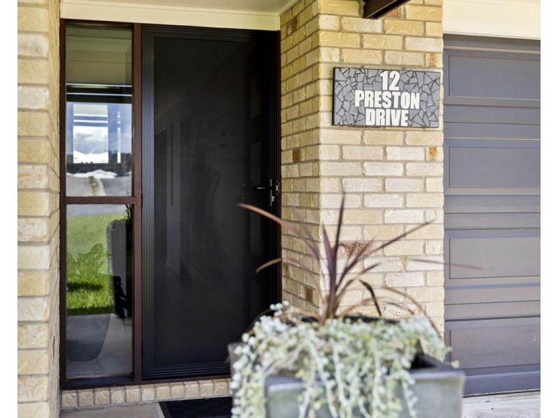 12 Preston Drive, Macksville NSW 2447