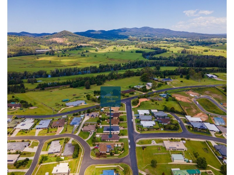 12 Preston Drive, Macksville NSW 2447