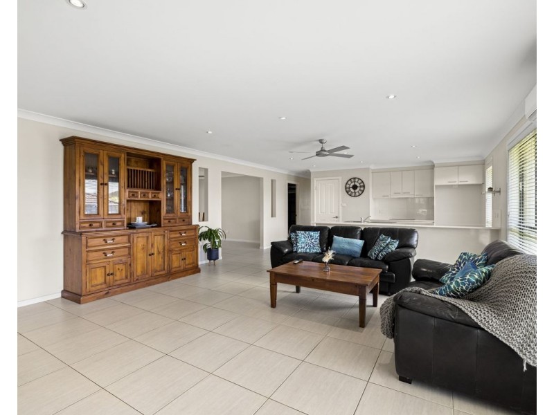 12 Preston Drive, Macksville NSW 2447