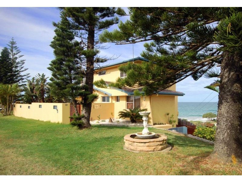 32 Sapphire Crescent, Sapphire Beach, Coffs Harbour NSW 2450
