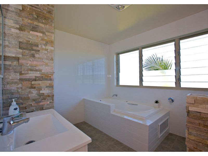 17 Macauleys Headland Drive, Coffs Harbour NSW 2450