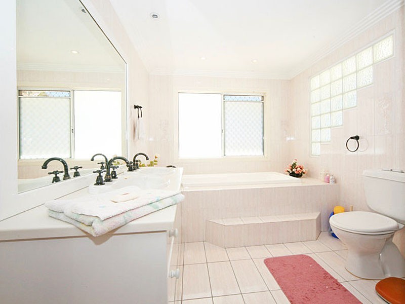Benowa QLD 4217