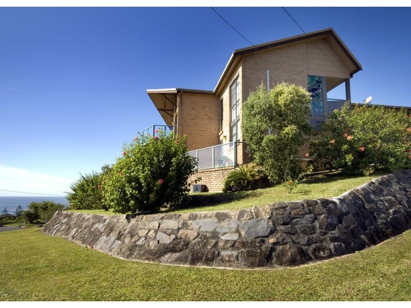 32 Vista Way, Scotts Head NSW 2447