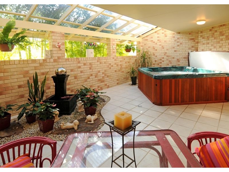 16 Marandowie Drive, Iluka NSW 2466