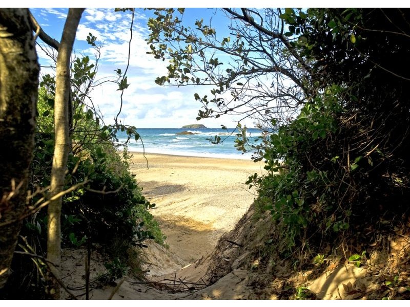 12 Elouera Drive, Sapphire Beach NSW 2450