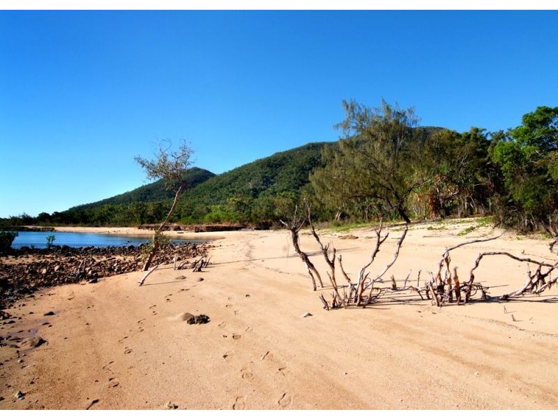 Hideaway Bay QLD 4800