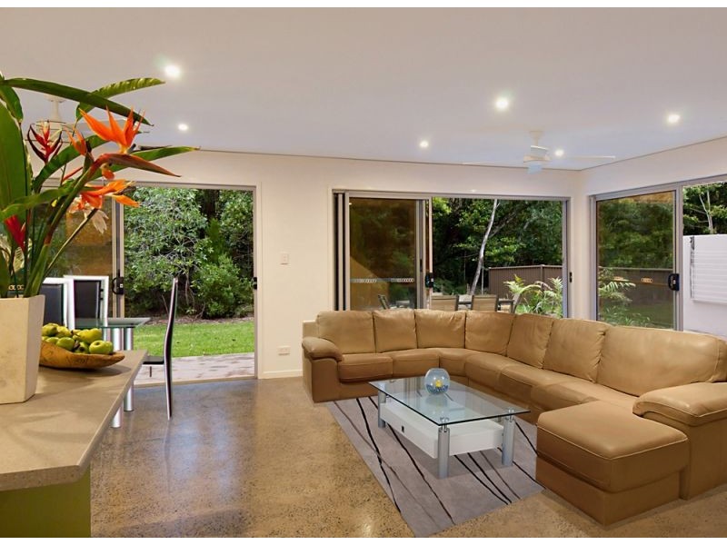 2/16 Boondoon Crescent, Ocean Shores NSW 2483