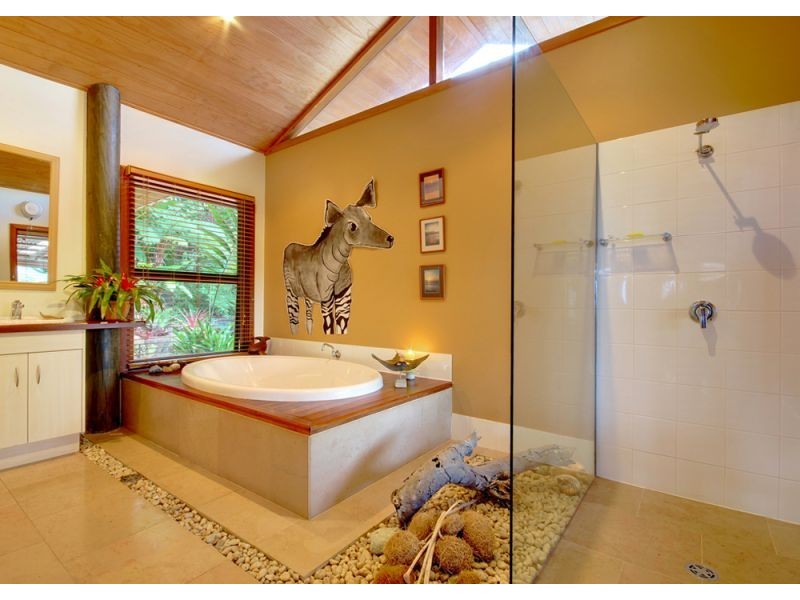 42 Tongarra Drive, Ocean Shores NSW 2483
