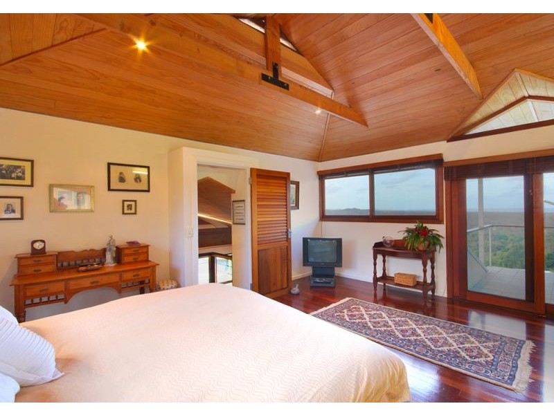 42 Tongarra Drive, Ocean Shores NSW 2483