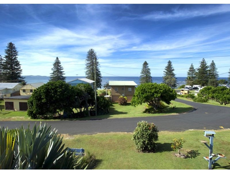 126 Ocean Road, Brooms Head NSW 2463