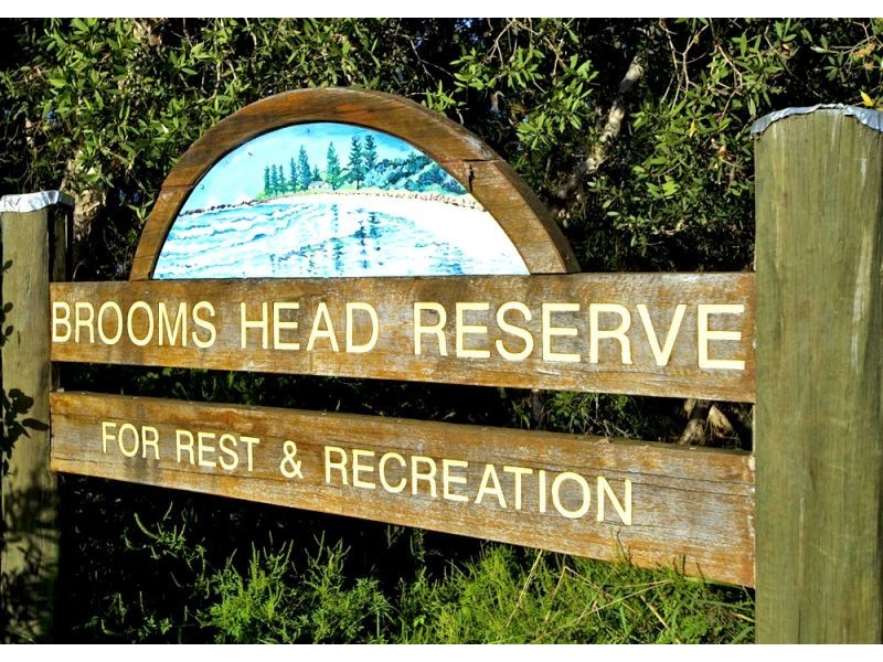 126 Ocean Road, Brooms Head NSW 2463