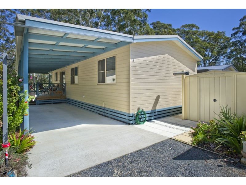 18/257 Pine Creek Way, Bonville NSW 2441