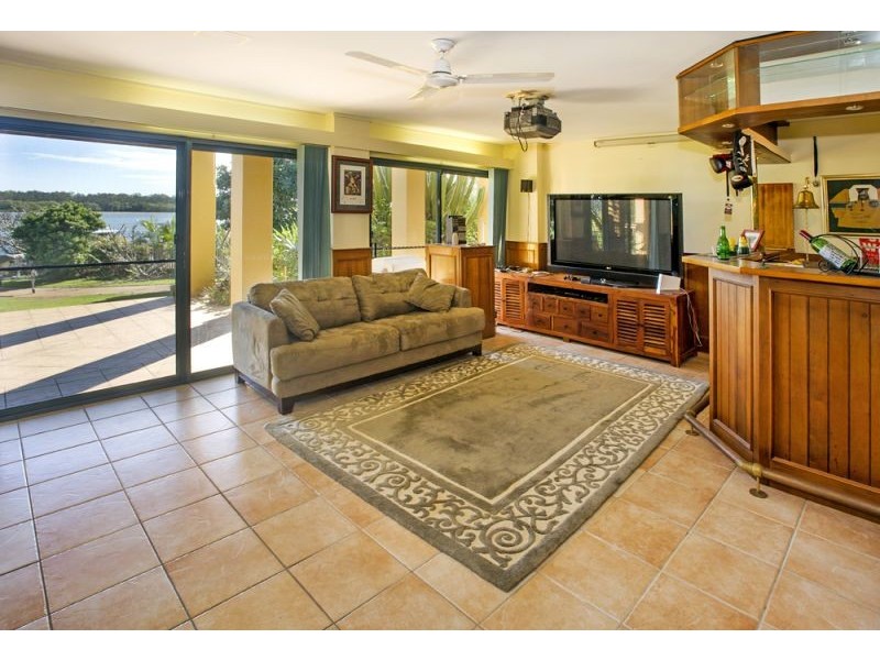 54 Palm Terrace, Yamba NSW 2464