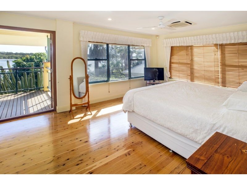 54 Palm Terrace, Yamba NSW 2464