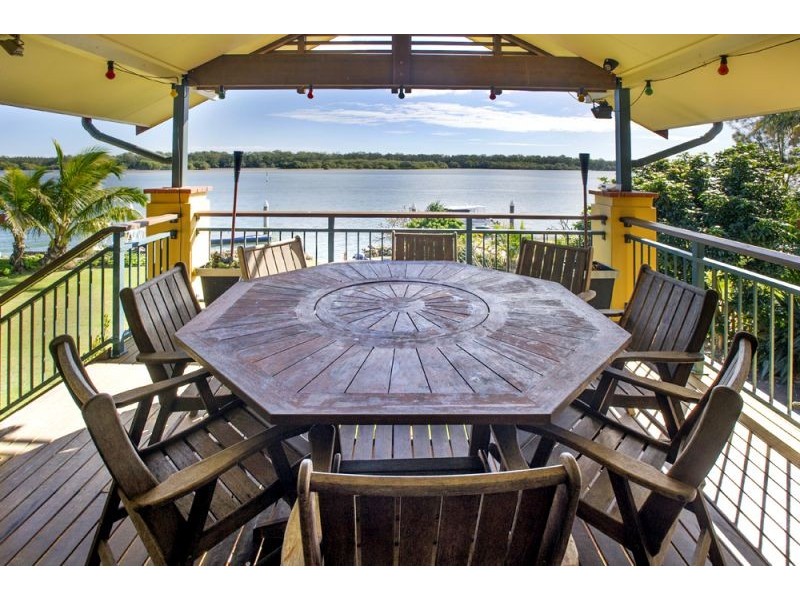 54 Palm Terrace, Yamba NSW 2464