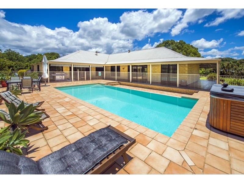 41 Bakker Drive, Bonville NSW 2441