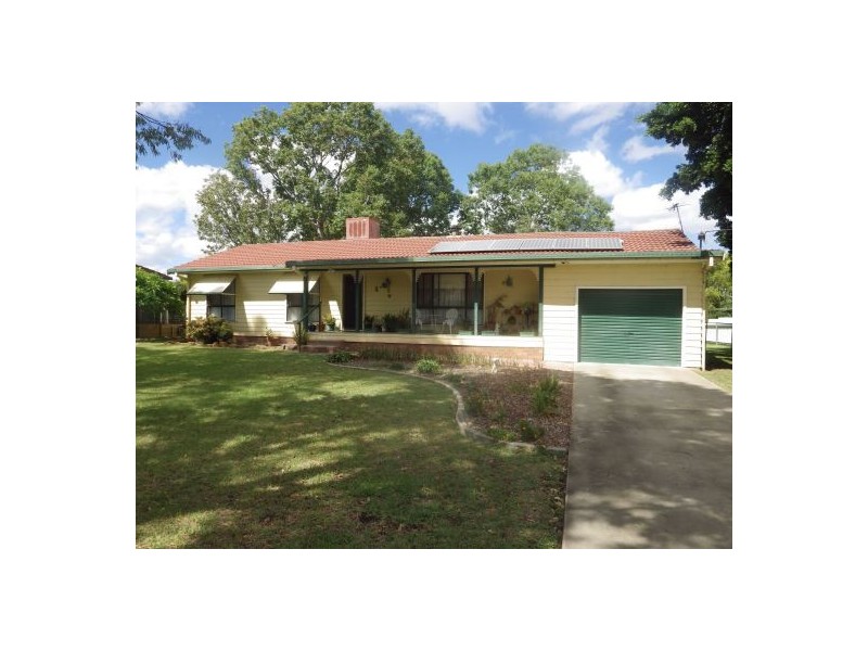 4 Myall Place, Moree NSW 2400