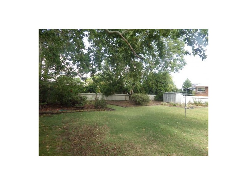 4 Myall Place, Moree NSW 2400