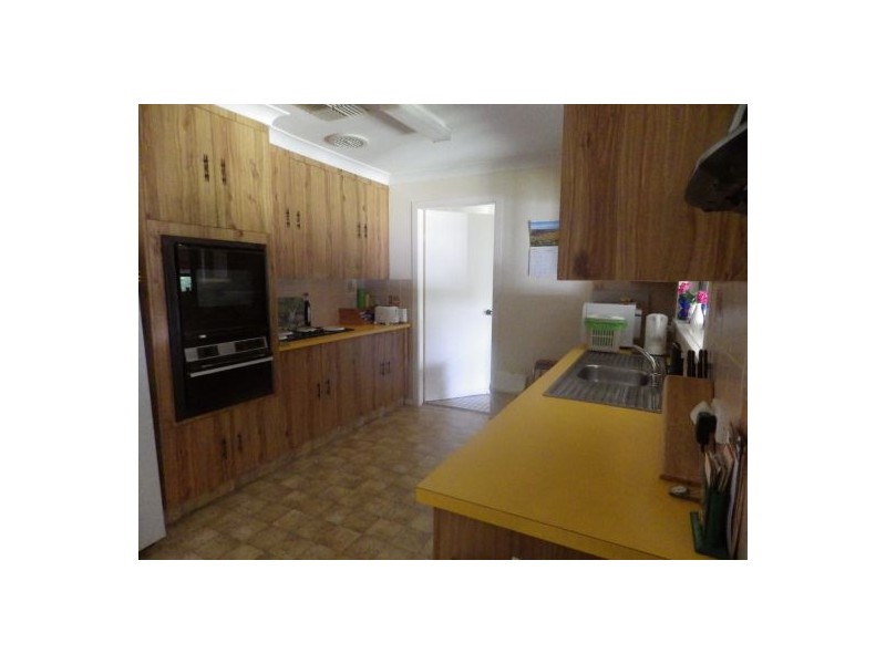 4 Myall Place, Moree NSW 2400