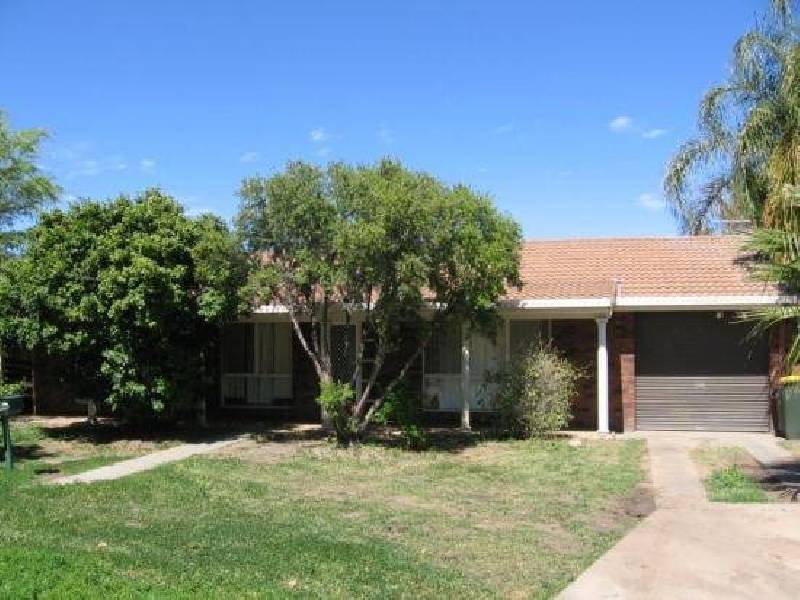 10 Boland Drive, Moree NSW 2400