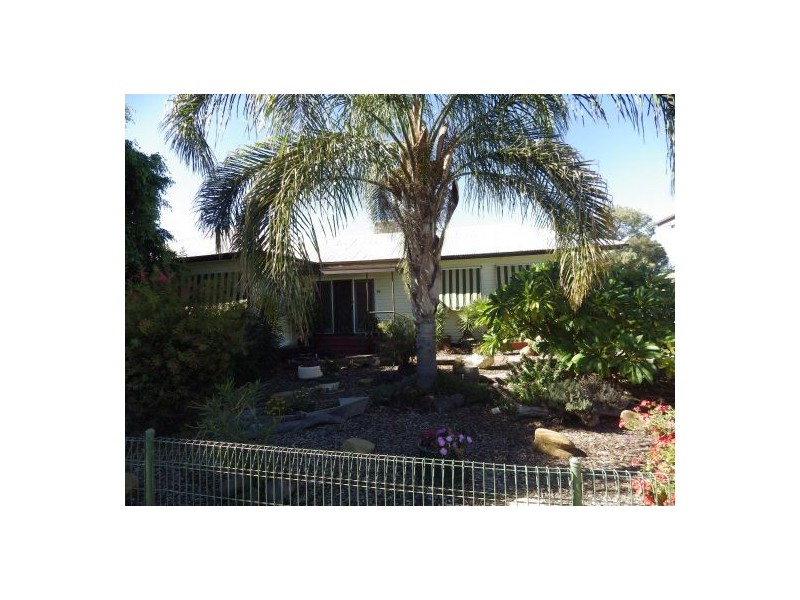 64 Oak Street, Moree NSW 2400