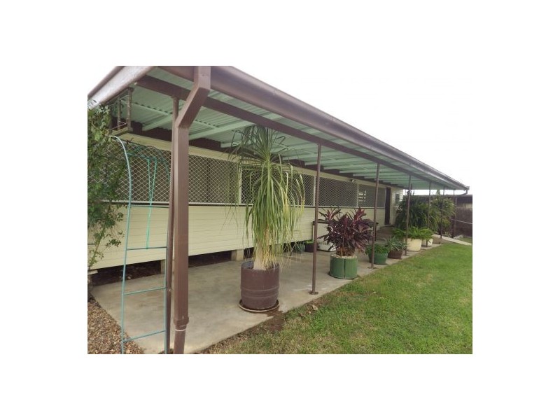64 Oak Street, Moree NSW 2400