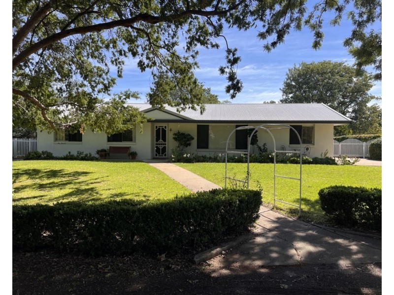 17 Courallie Street, Moree NSW 2400