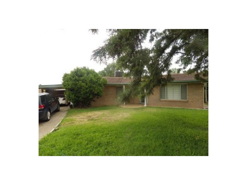 15 Logan Lane, Moree NSW 2400