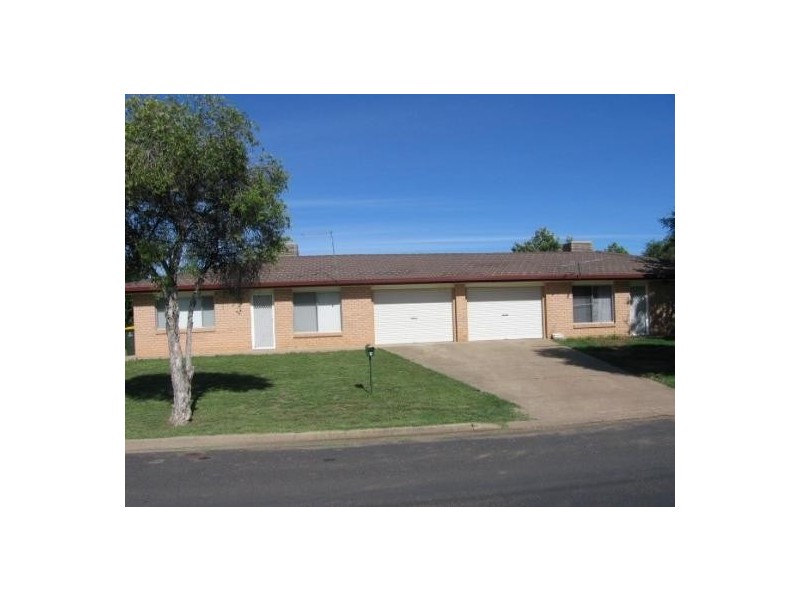 2 Bowe Street, Moree NSW 2400