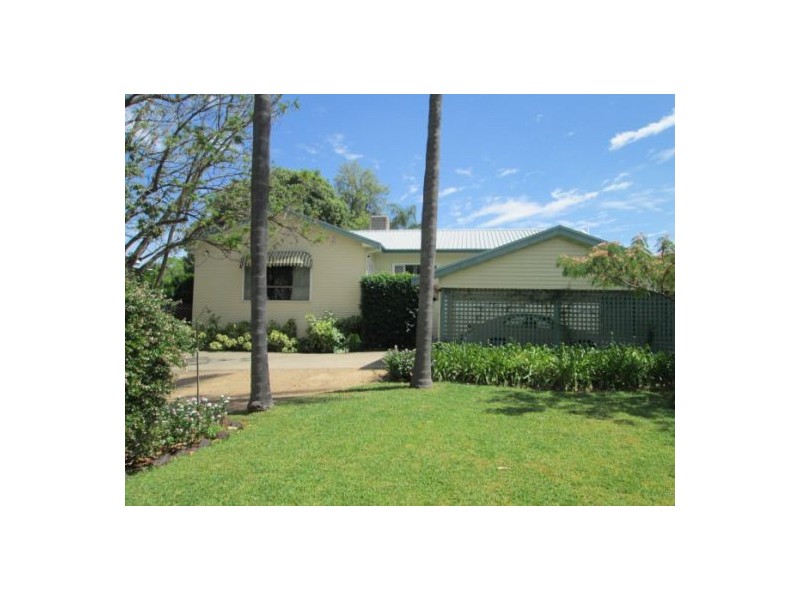 77 Albert Street, Moree NSW 2400