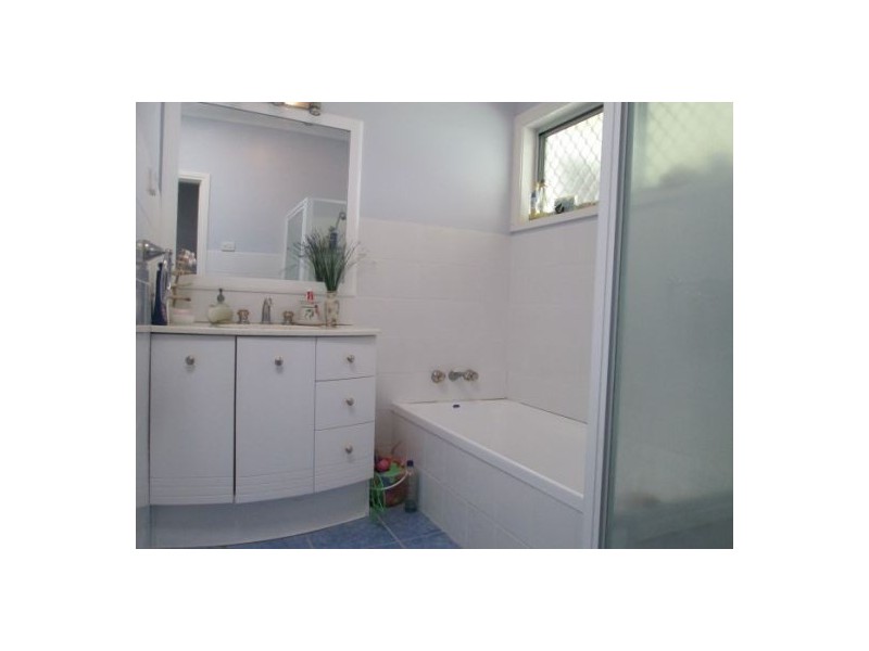 77 Albert Street, Moree NSW 2400