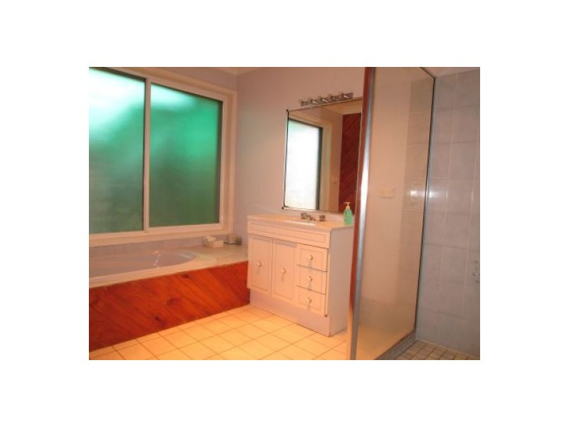 13 Mackenzie, Moree NSW 2400