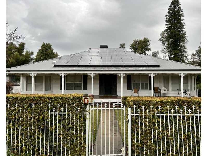 4 Webb Avenue, Moree NSW 2400