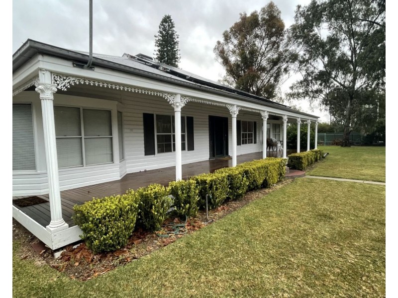 4 Webb Avenue, Moree NSW 2400