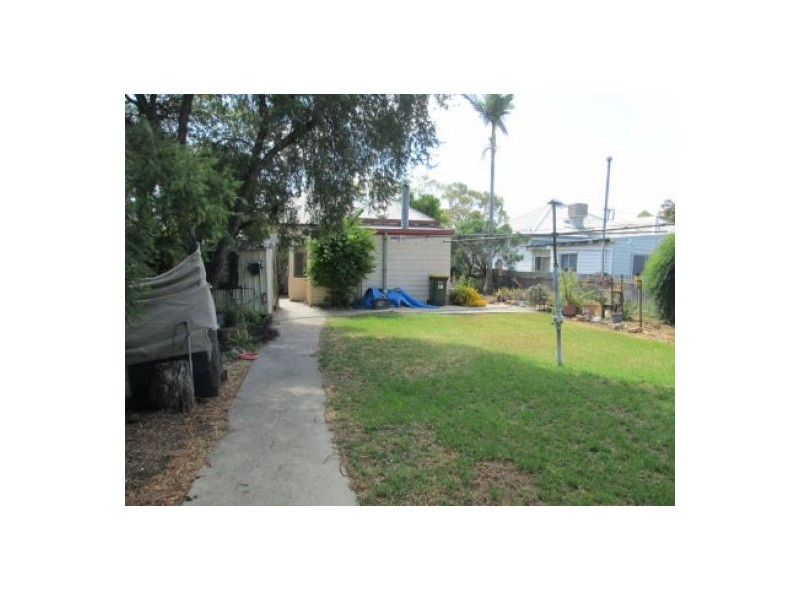 27 OAK STREET, Moree NSW 2400