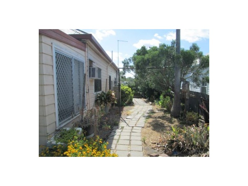 27 OAK STREET, Moree NSW 2400