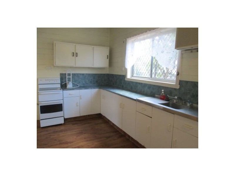 27 OAK STREET, Moree NSW 2400