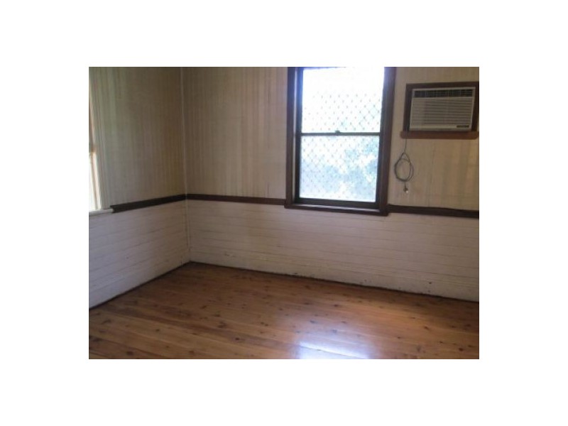 27 OAK STREET, Moree NSW 2400