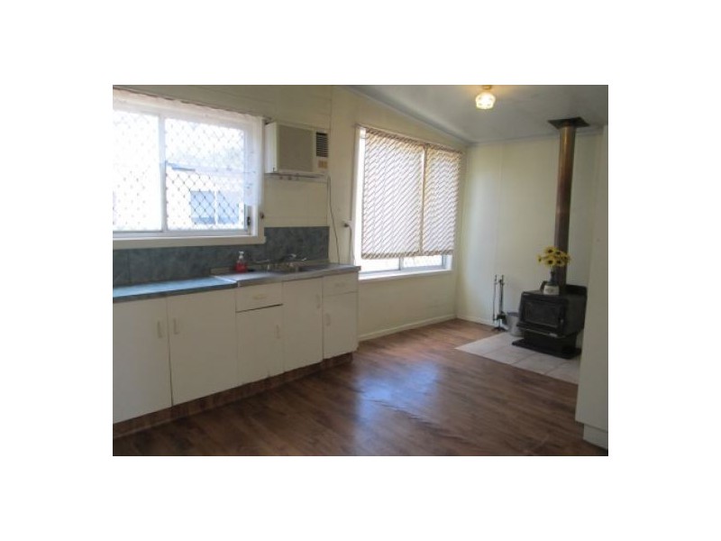 27 OAK STREET, Moree NSW 2400