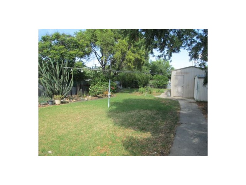 27 OAK STREET, Moree NSW 2400