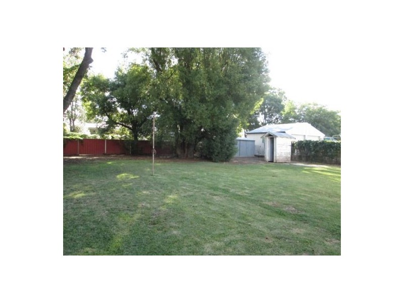 3 LUCKSALL STREET, Moree NSW 2400
