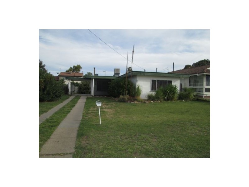 17 DELANDER CRESCENT, Moree NSW 2400